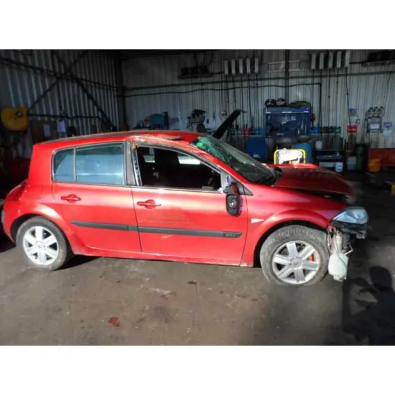 RENAULT MEGANE II BERLINA 3P '2002 1.5 DCI DIESEL ROJO