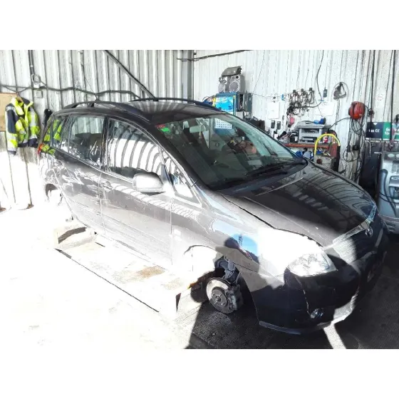 TOYOTA COROLLA VERSO (E12) '2003 2.0 TURBODIESEL CAT NEGRO