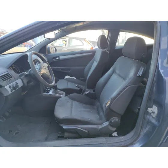 OPEL ASTRA GTC '2006 * GRIS