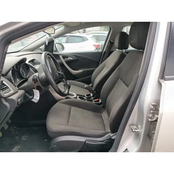 Opel ASTRA J (P10) 2009
