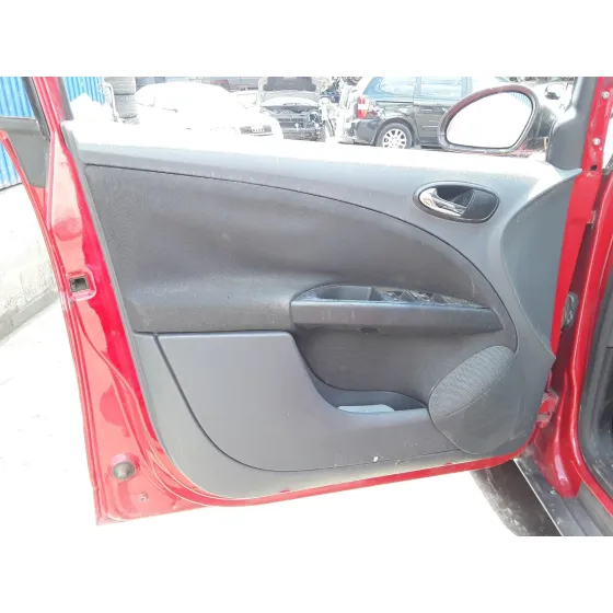 SEAT TOLEDO (5P2) '2007 * ROJO