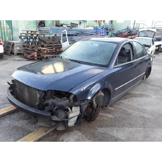 VOLKSWAGEN PASSAT BERLINA (3B3) '2002 COMFORTLINE AZUL