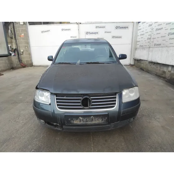 VOLKSWAGEN PASSAT BERLINA (3B3) '2001 * NEGRO