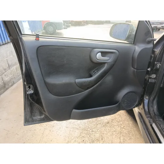 Opel CORSA C (X01) 2004