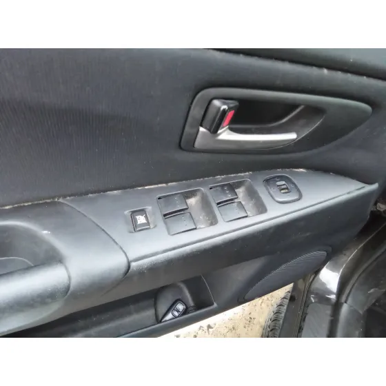 MAZDA 3 BERLINA (BK) '2003 1.6 16V CAT NEGRO