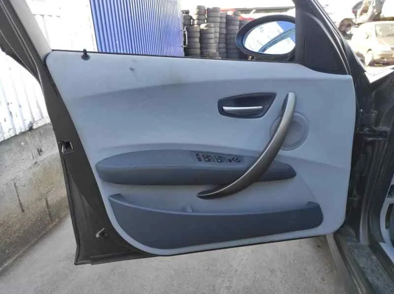 BMW SERIE 1 BERLINA (E81/E87) BMW SERIE 1 BERLINA (E81/E87) '2005 * GRIS OSCURO 2004
