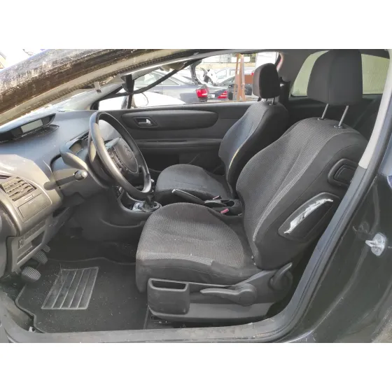 CITROEN C4 COUPE '2006 1.6 16V HDI NEGRO