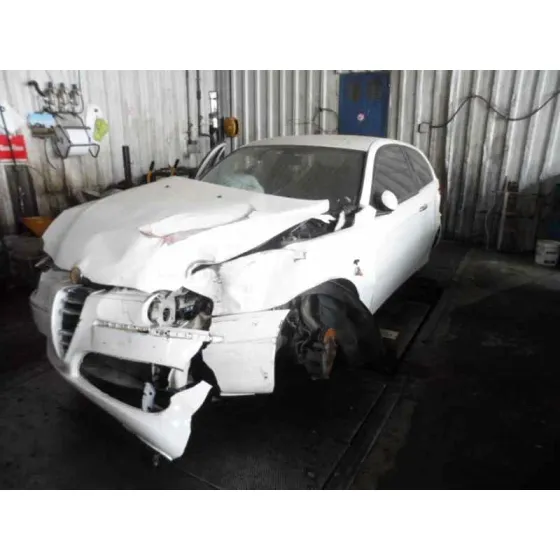 ALFA ROMEO ALFA 147 (190) '2004 1.6 16V CAT BLANCO
