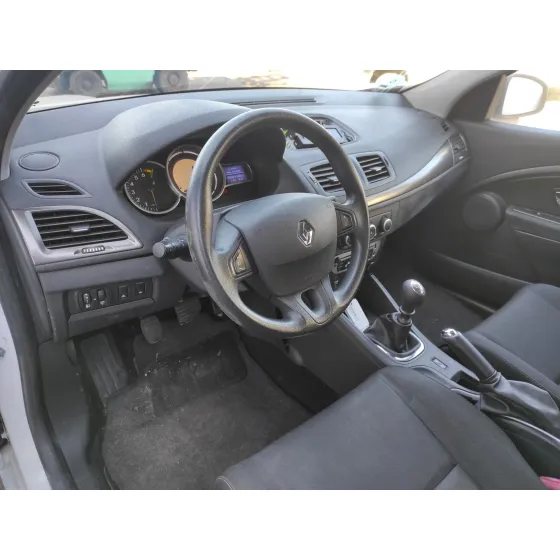 RENAULT MEGANE III BERLINA 5 P '2014 * BLANCO