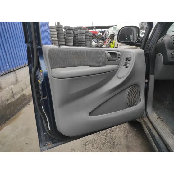 CHRYSLER VOYAGER (RG) '2005 *