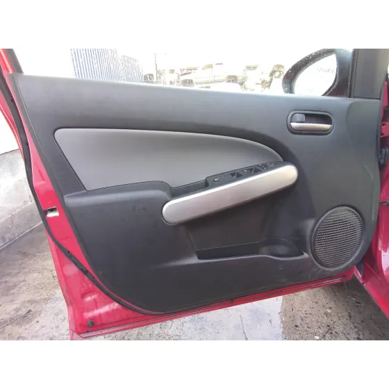 MAZDA 2 LIM. (DE) '2010 1.3 16V CAT ROJO