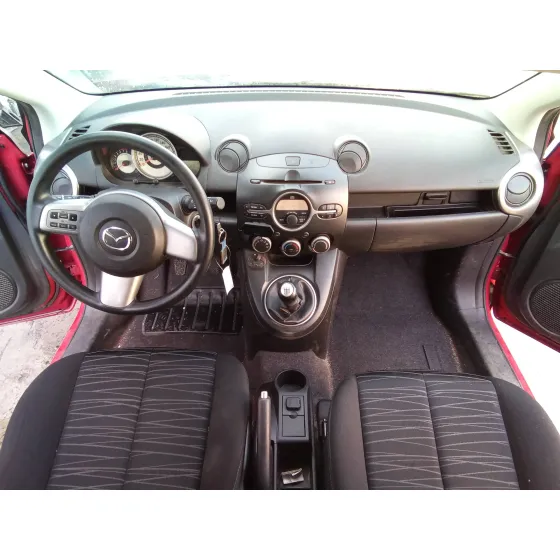MAZDA 2 LIM. (DE) '2010 1.3 16V CAT ROJO