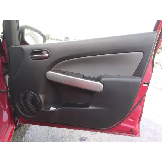 MAZDA 2 LIM. (DE) '2010 1.3 16V CAT ROJO