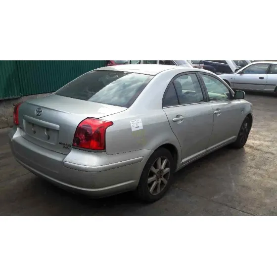 TOYOTA AVENSIS BERLINA (T25) '2004 2.0 D-CAT PLATA