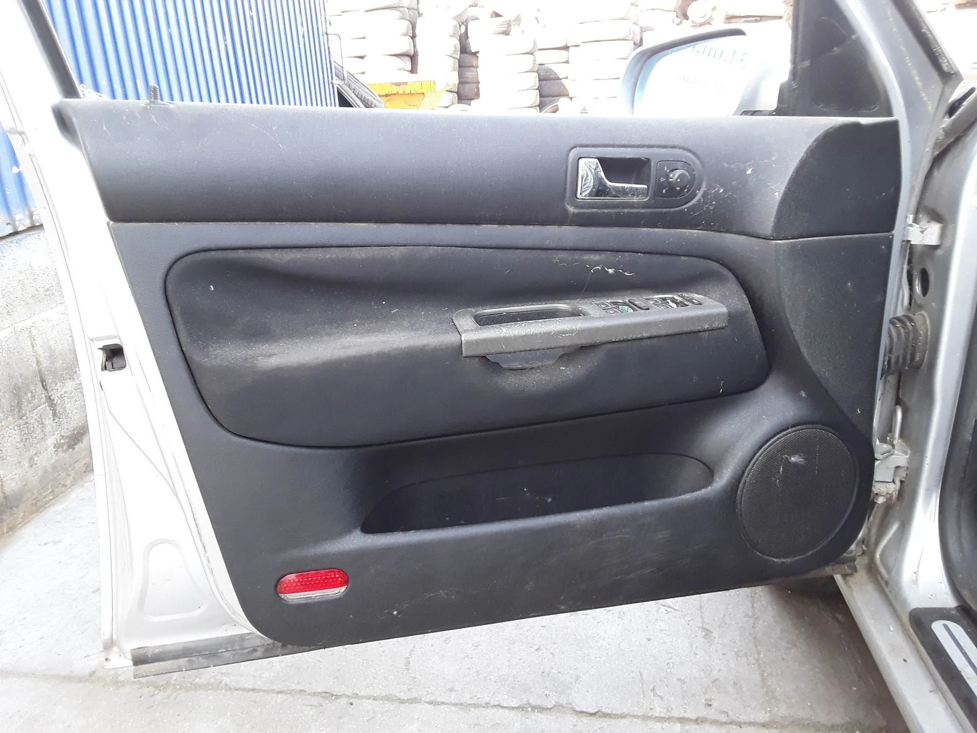 VOLKSWAGEN BORA BERLINA (1J2) VOLKSWAGEN BORA BERLINA (1J2) '2001 1.9 SDI PLATA 0