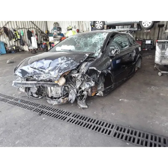 OPEL ASTRA GTC '2007 1.9 CDTI NEGRO