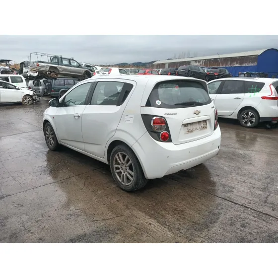 Chevrolet AVEO HATCHBACK (T300) 2011
