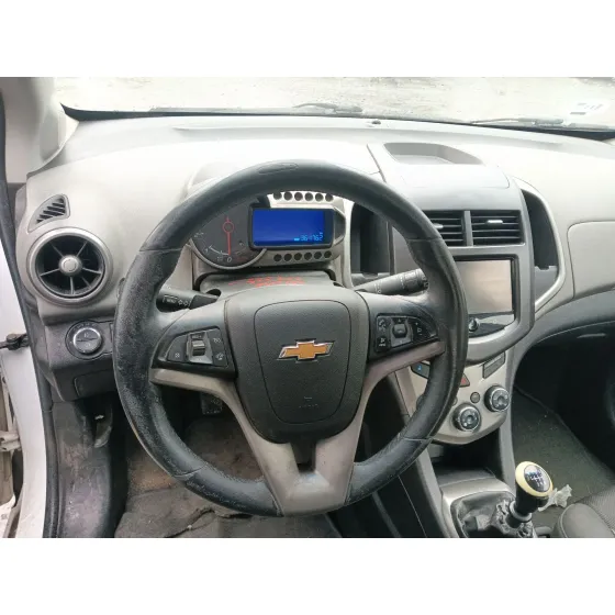 Chevrolet AVEO HATCHBACK (T300) 2011