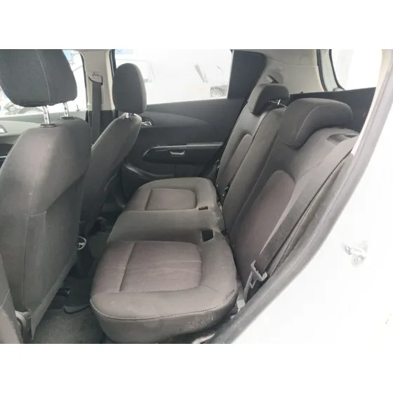 Chevrolet AVEO HATCHBACK (T300) 2011