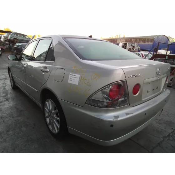 TOYOTA LEXUS IS 200 (GXE10) '2005 2.0 CAT PLATA