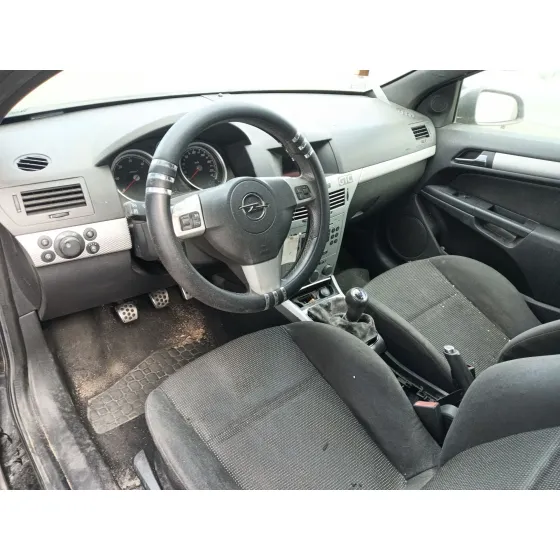 Opel ASTRA H GTC (A04) 2005