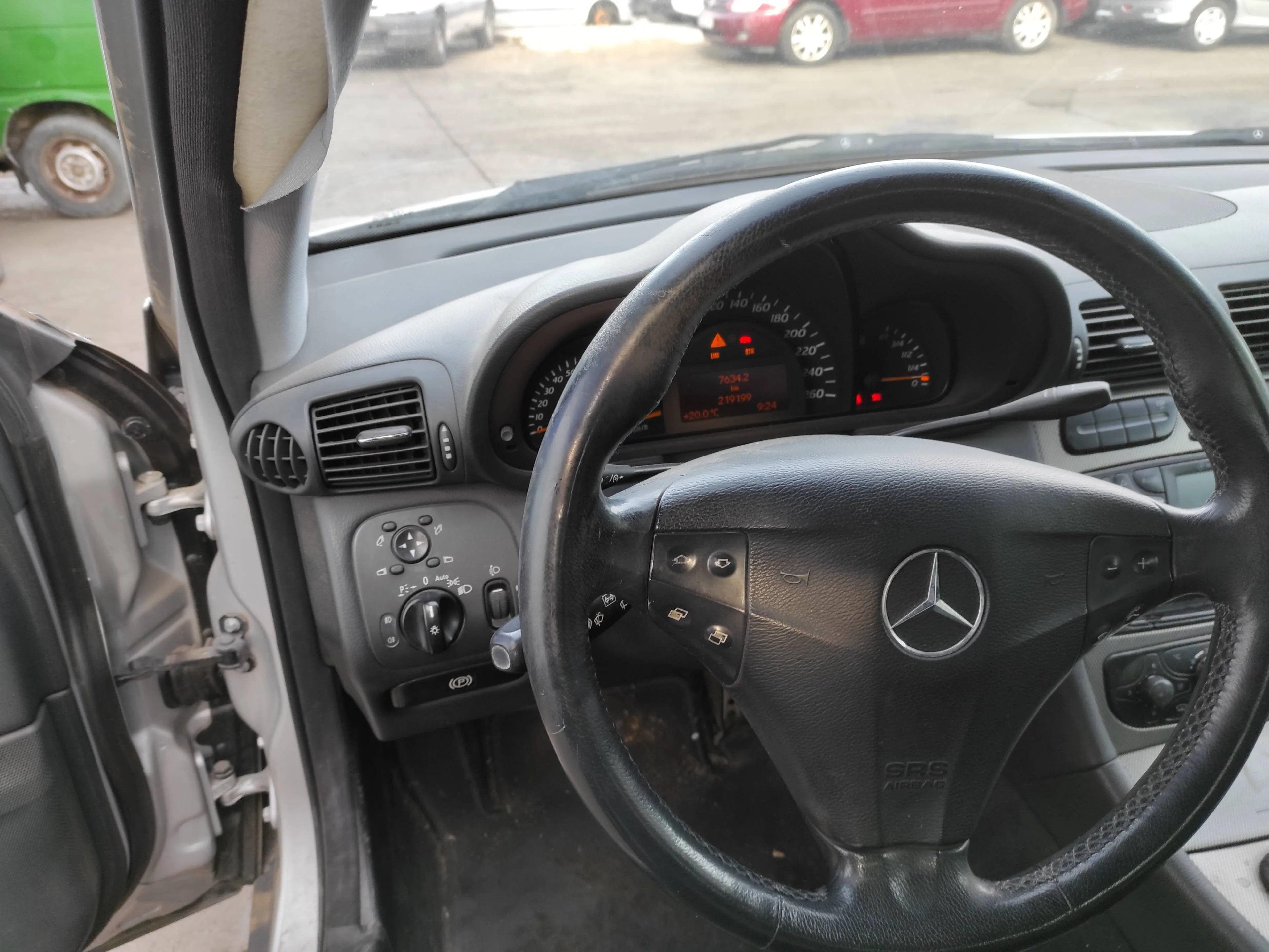 MERCEDES-BENZ CLASE C (W203) SPORTCOUPE MERCEDES CLASE C (W203) SPORTCOUPE '2002 1.8 CAT PLATA 2000
