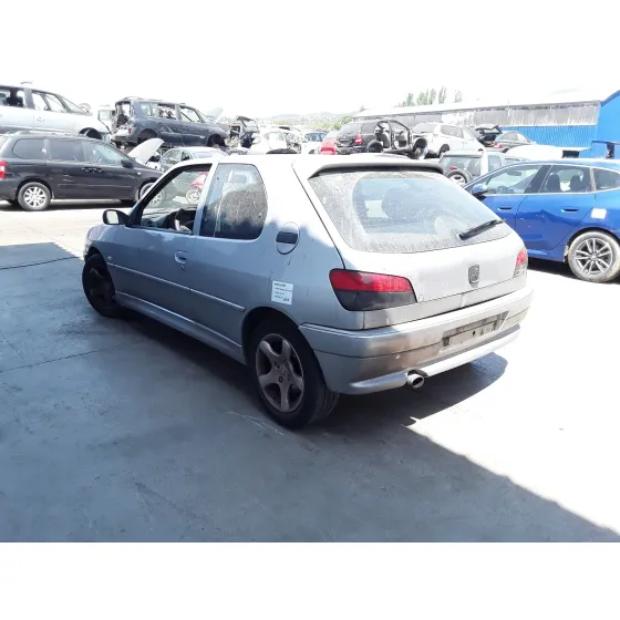 PEUGEOT 306 BERLINA 3/4/5 PUERTAS (S2) '2001 * PLATA