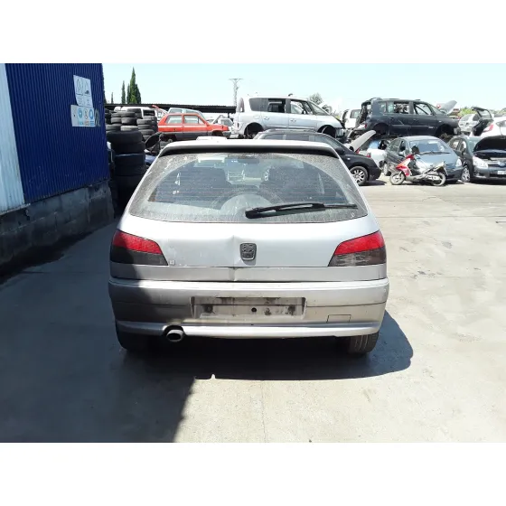 PEUGEOT 306 BERLINA 3/4/5 PUERTAS (S2) '2001 * PLATA