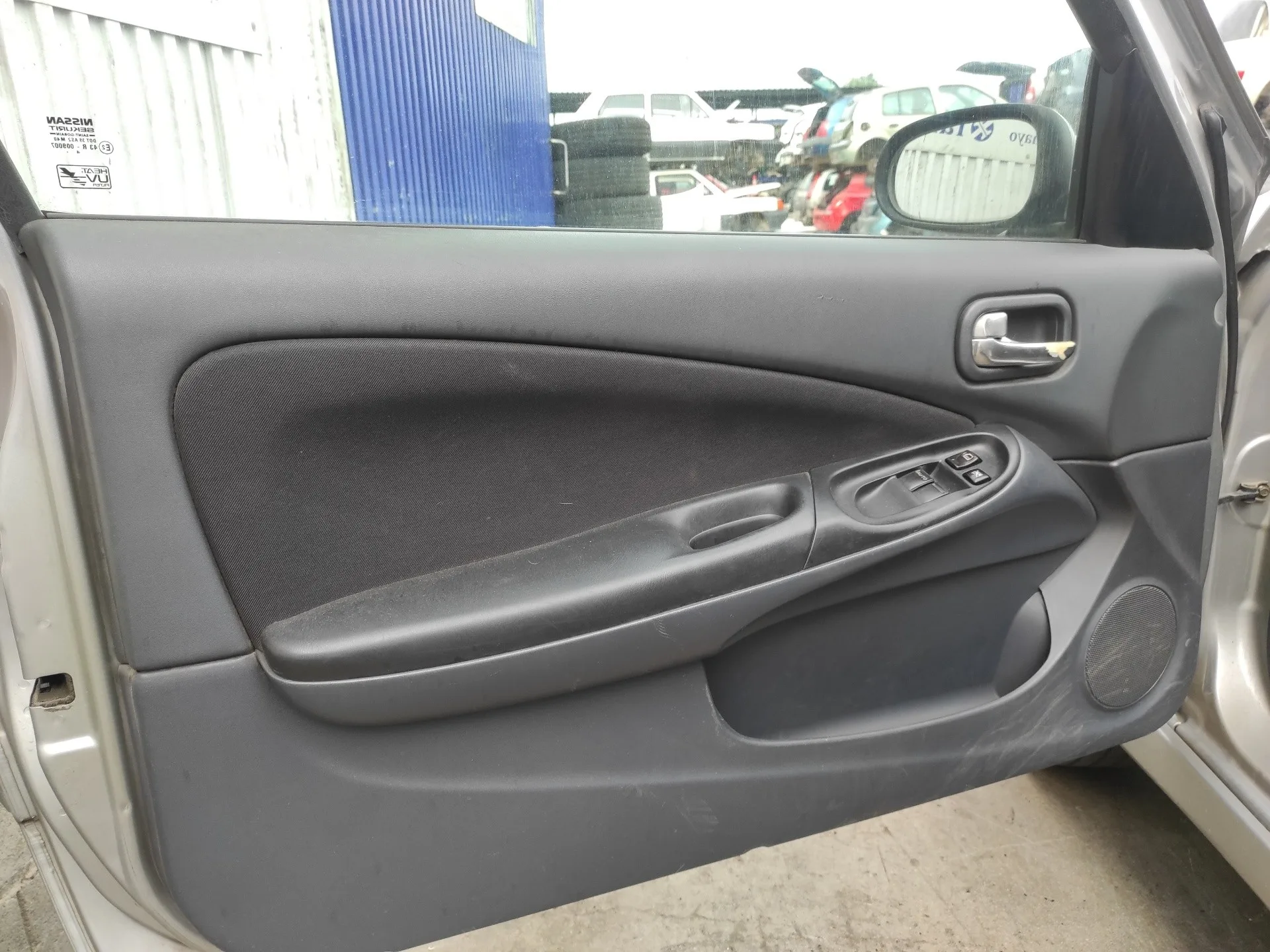 NISSAN ALMERA (N16/E) NISSAN ALMERA (N16/E) '2005 1.5 16V CAT PLATA 2000