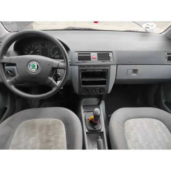 SKODA FABIA (6Y2/6Y3) '2002 1.4 16V NEGRO