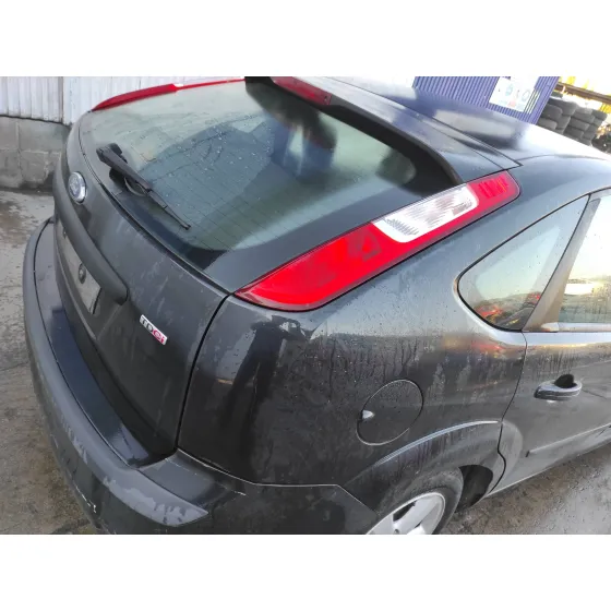 FORD FOCUS BERLINA (CAP) '2005 1.6 TDCI CAT NEGRO
