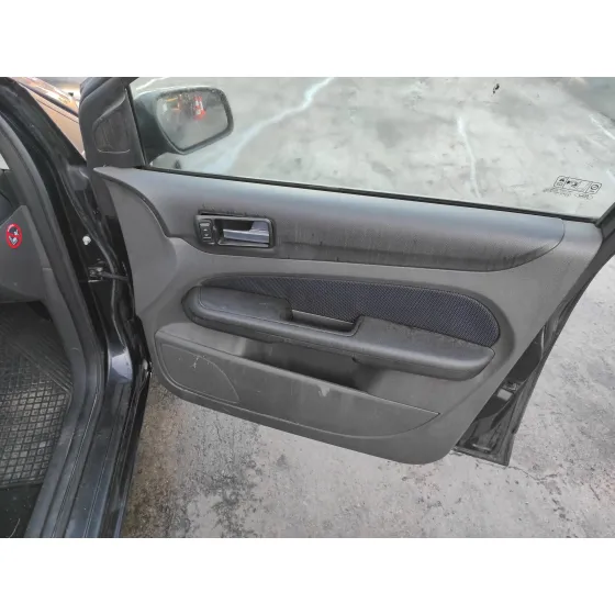 FORD FOCUS BERLINA (CAP) '2005 1.6 TDCI CAT NEGRO
