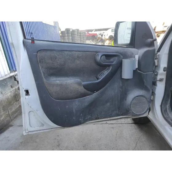 OPEL COMBO (CORSA C) '2006 CORSA C BLANCO