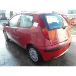 FIAT PUNTO BERLINA (188) FIAT PUNTO BERLINA (188) '2002 1.2 16V CAT ROJO 2002