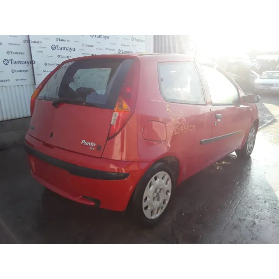 FIAT PUNTO BERLINA (188) '2002 1.2 16V CAT ROJO