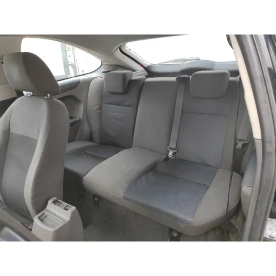 FORD FOCUS BERLINA (CAP) '2006 * NEGRO