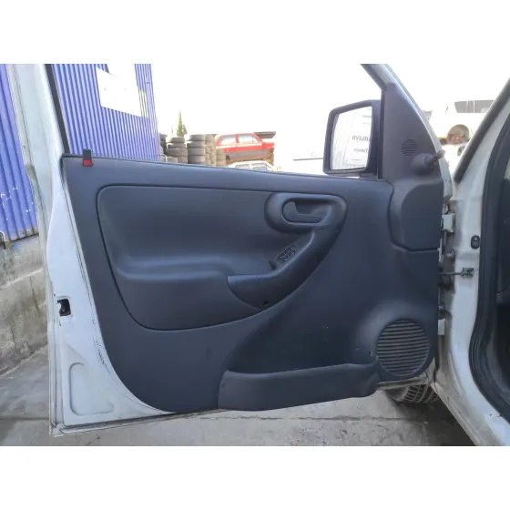 OPEL COMBO (CORSA C) '2011 CORSA C BLANCO