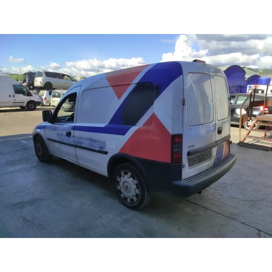 OPEL COMBO (CORSA C) '2011 CORSA C BLANCO