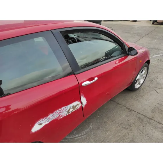 ALFA ROMEO 147 (190) '2004 1.6 T.SPARK ECO DISTINCTIVE ROJO