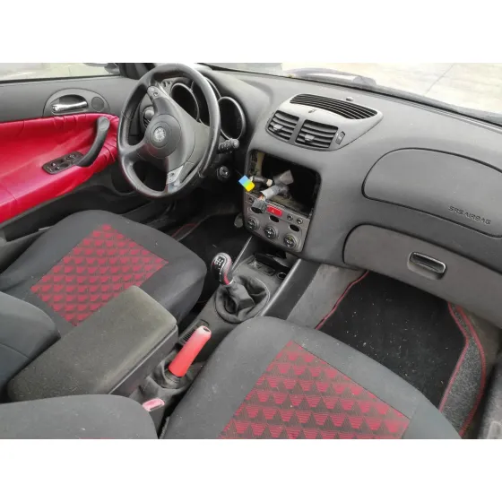 ALFA ROMEO 147 (190) '2004 1.6 T.SPARK ECO DISTINCTIVE ROJO
