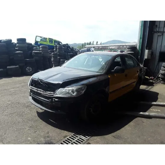 SKODA OCTAVIA BERLINA (1Z3) '2011 1.6 TDI DPF AMARILLO NEGRO TAXI