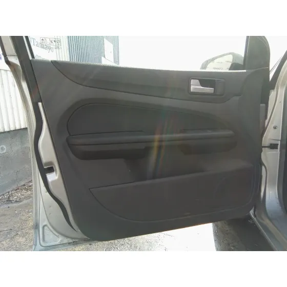 FORD FOCUS BERLINA (CAP) '2006 1.6 TDCI CAT PLATA