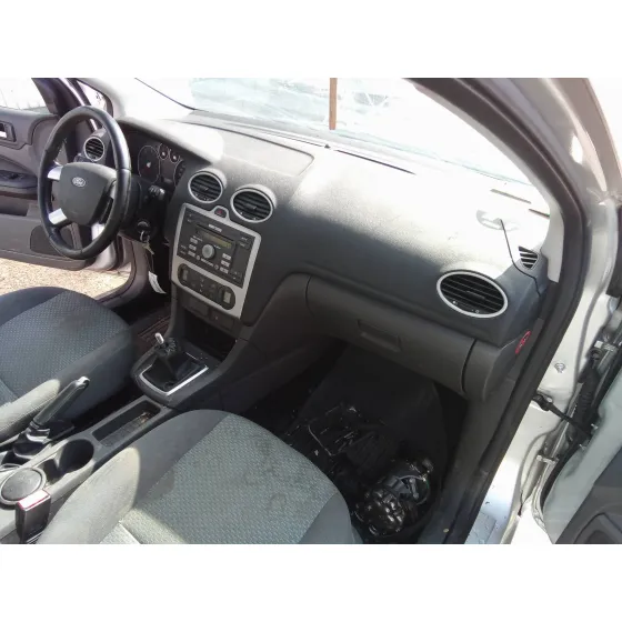 FORD FOCUS BERLINA (CAP) '2006 1.6 TDCI CAT PLATA