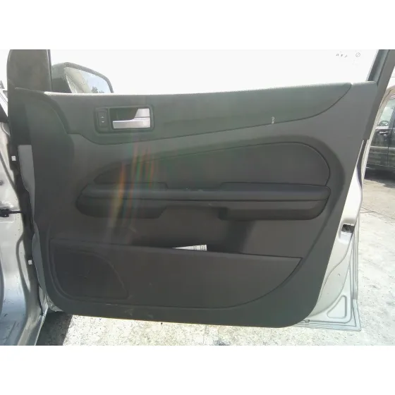 FORD FOCUS BERLINA (CAP) '2006 1.6 TDCI CAT PLATA