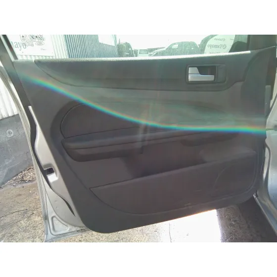 FORD FOCUS BERLINA (CAP) '2006 1.6 TDCI CAT PLATA