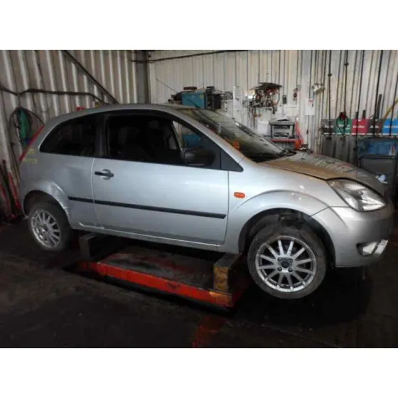 FORD FIESTA (CBK) '2004 1.4 16V CAT PLATA