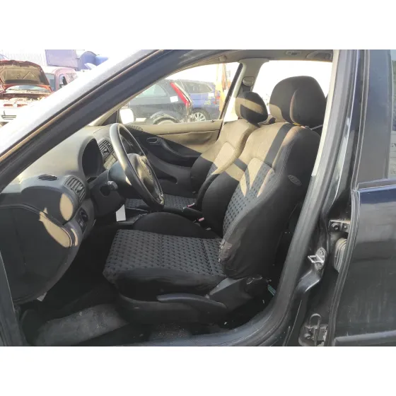 SEAT LEON (1M1) '2002 * NEGRO