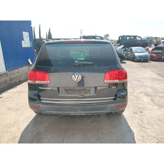 VOLKSWAGEN TOUAREG (7LA) '2005 * NEGRO