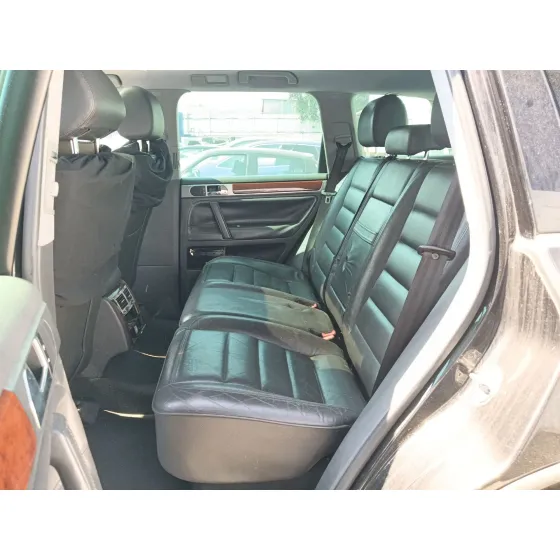 VOLKSWAGEN TOUAREG (7LA) '2005 * NEGRO