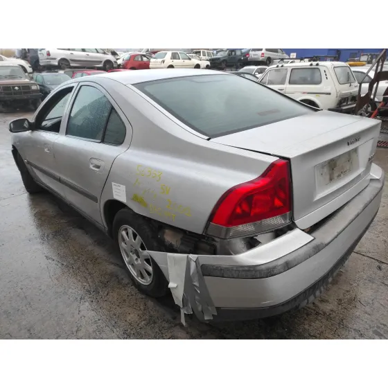 VOLVO S60 BERLINA '2002 D5 PLATA